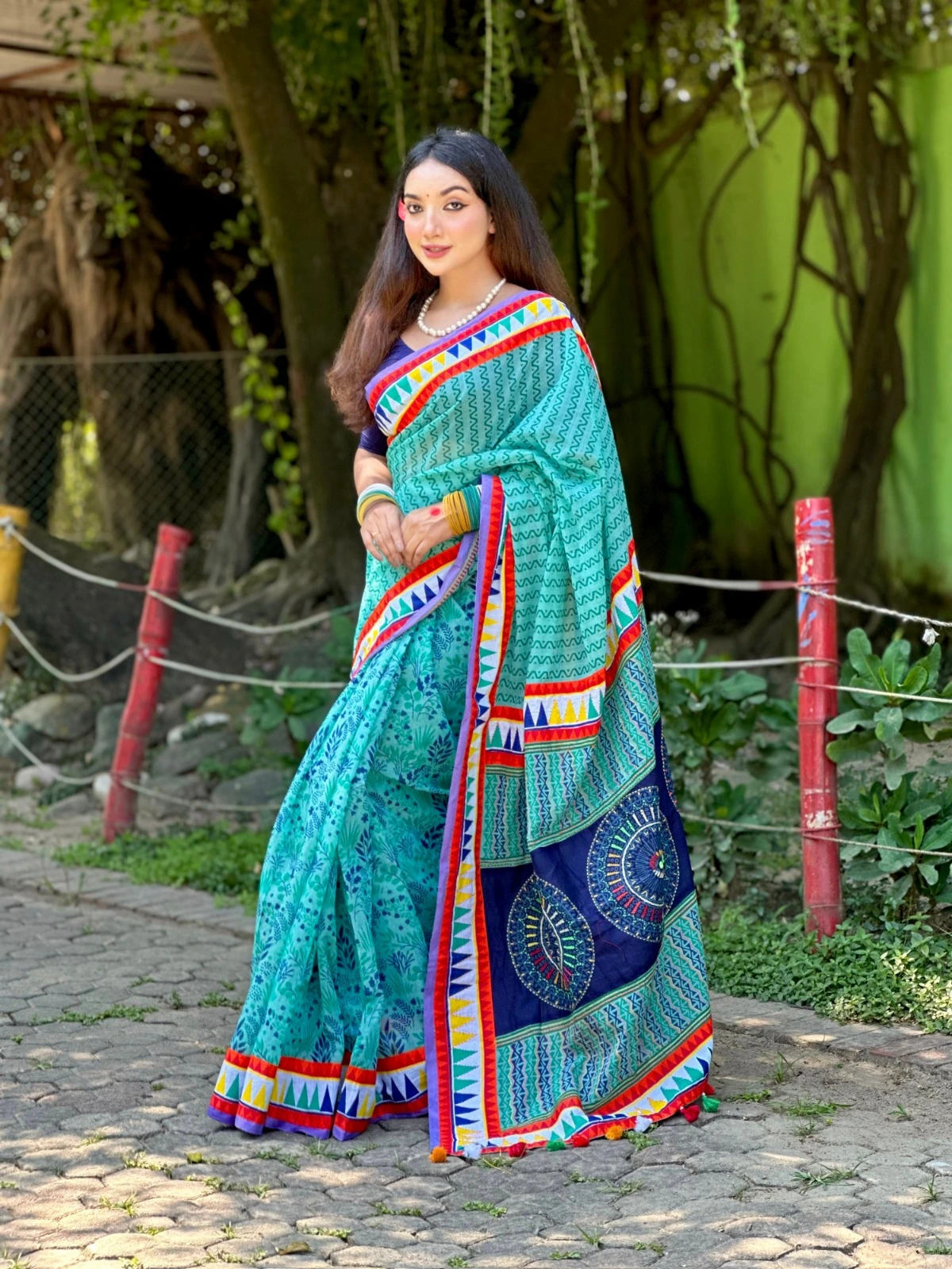 বুটিক শাড়ি