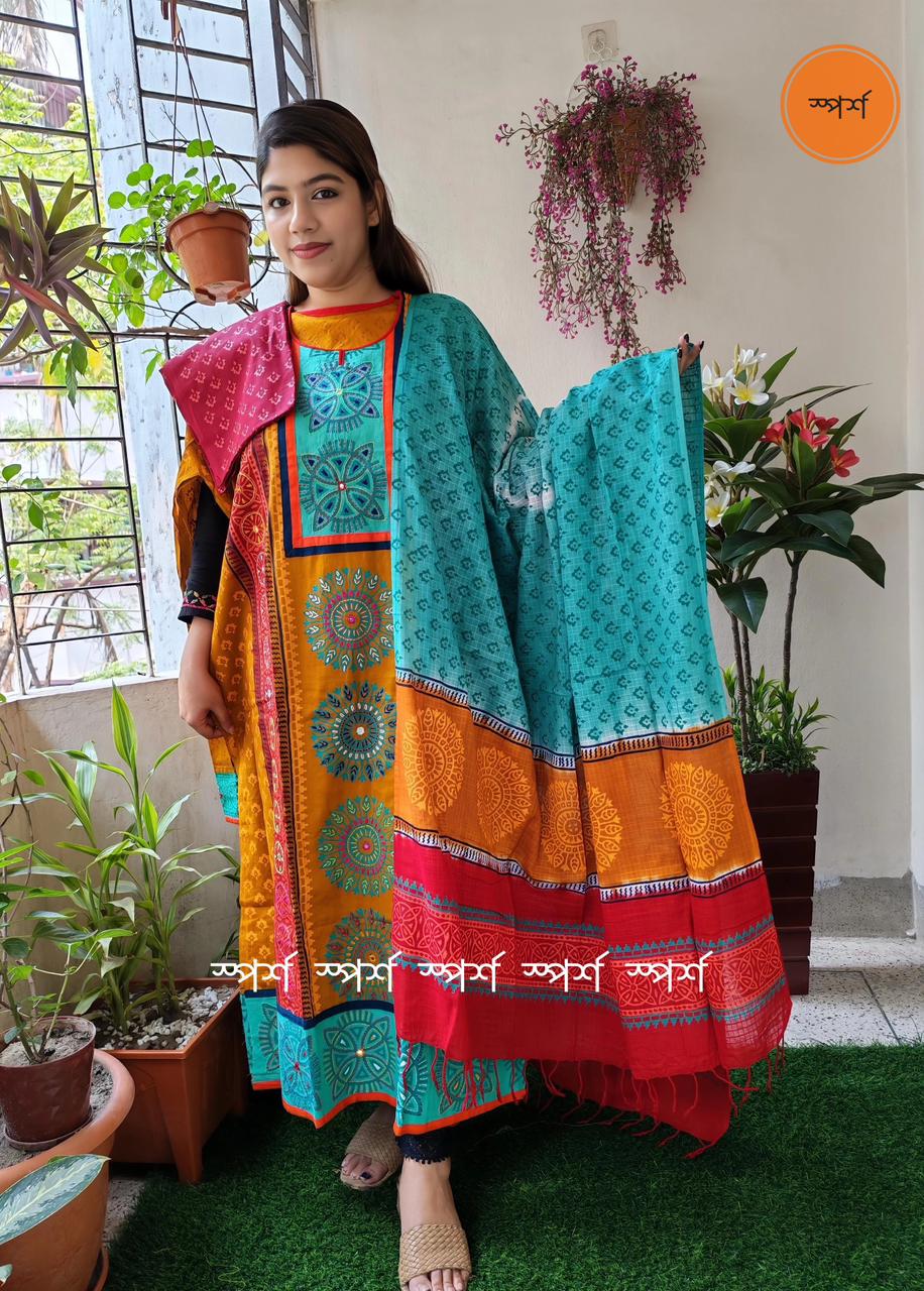 💠 ১০০% সূতি বুটিক থ্রী- পিছ (টাইডাই বাটিক, স্কিন- ব্লক & সুতার কাজ করা)💠