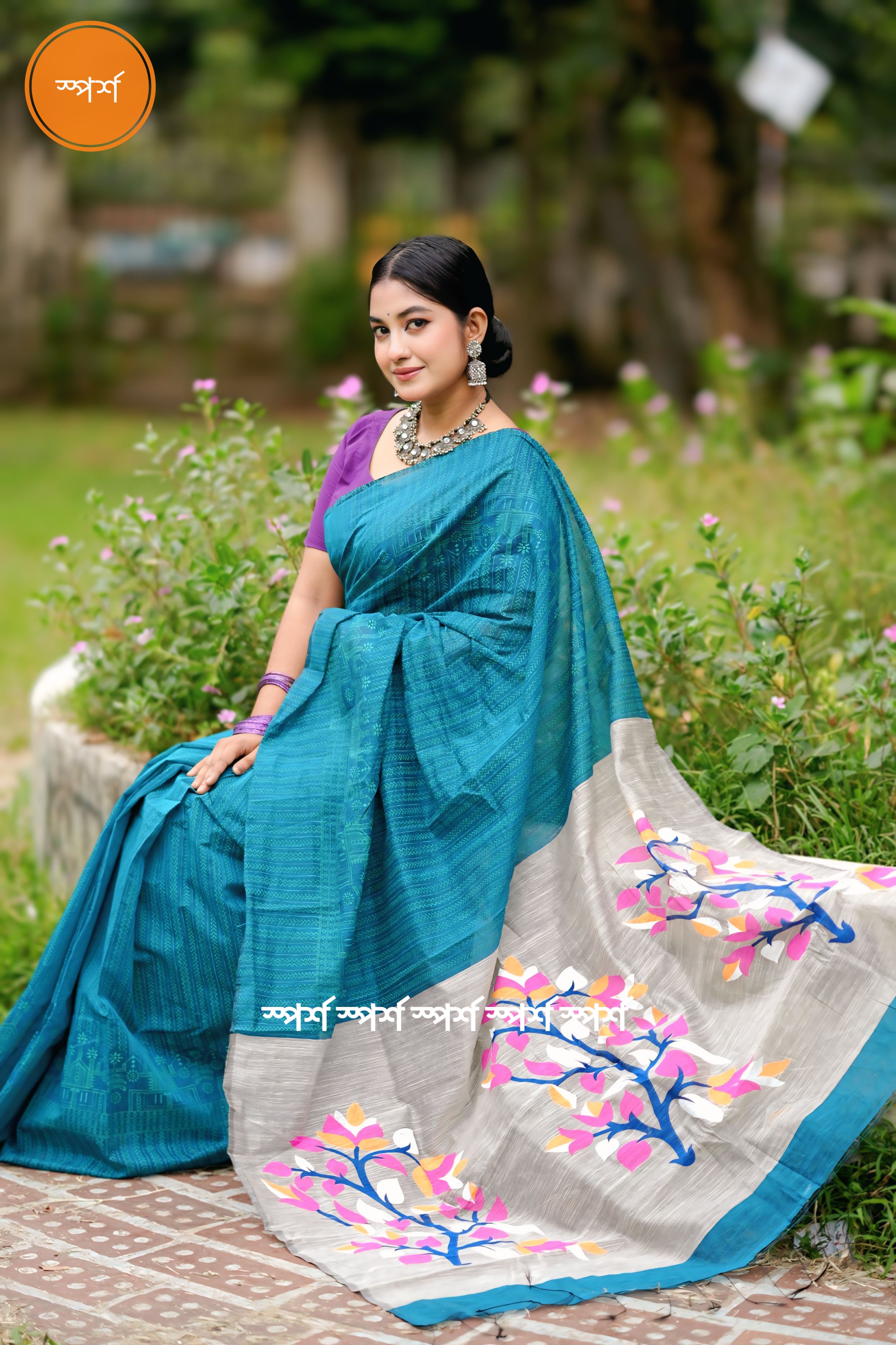 খাদি কটন ব্লক & হেন্ড-পেইট শাড়ী